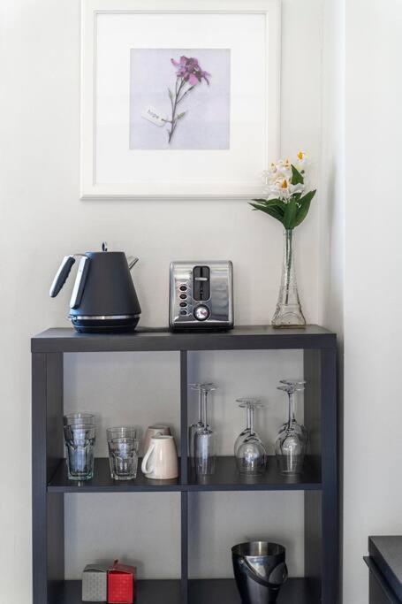 92b Stylish Abnb With Local Flair In
