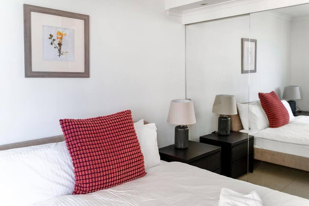 Apartment 92b Stylish Abnb With Local Flair In *
