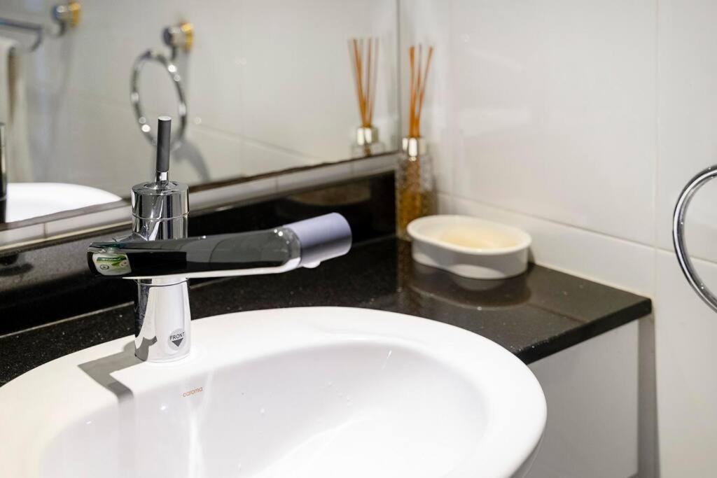Apartment 92b Stylish Abnb With Local Flair In *